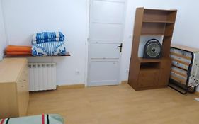 Amplio Piso En Centro Con Balcon